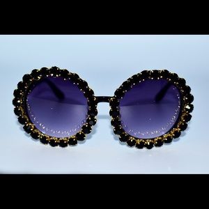 Black round rhinestone sunglasses